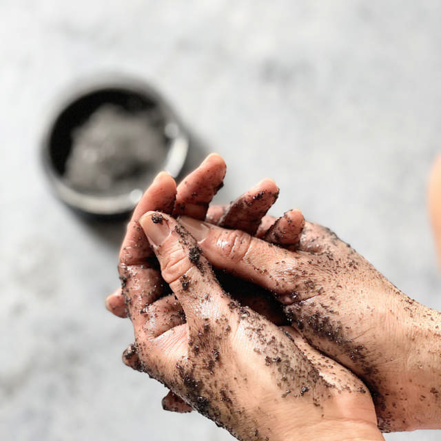 Badeanstalten Bodyscrub - Aktivt Kul, 200 ml.